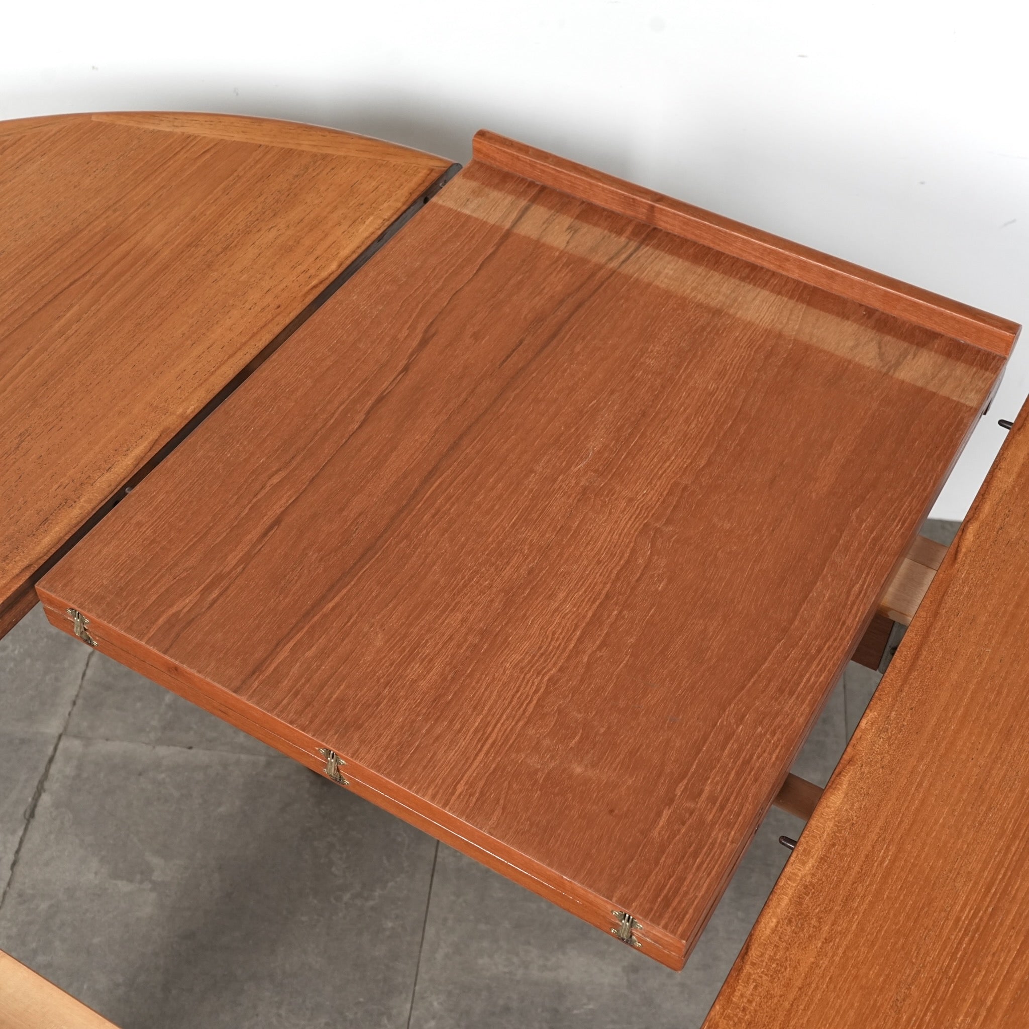 デンマークヴィンテージ エクステンション ラウンドテーブル – TIME HYPE