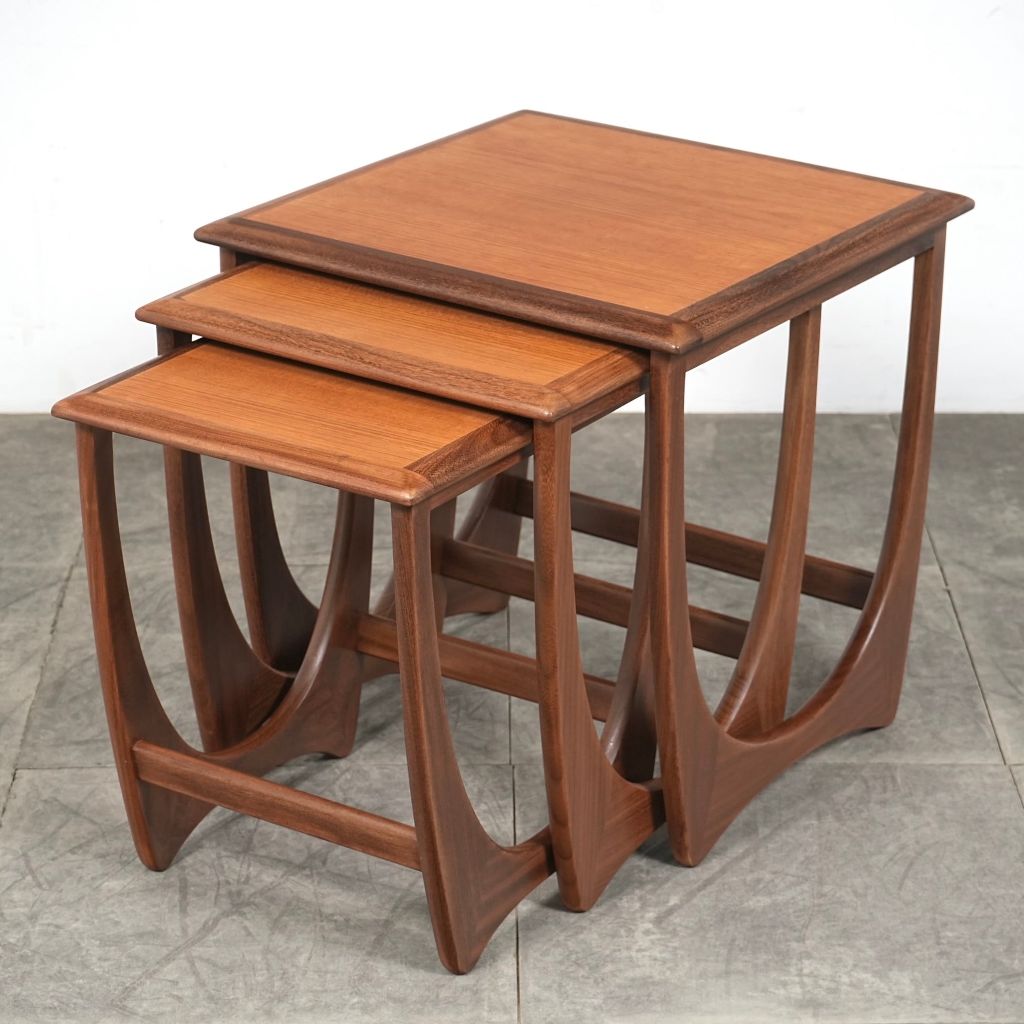 G-PLAN】ASTRO ヴィンテージ ネストテーブル – TIME HYPE