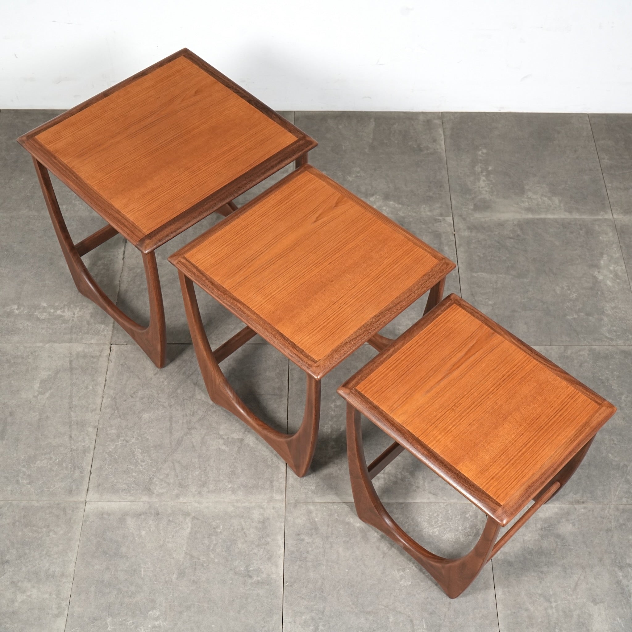 G-PLAN】ASTRO ヴィンテージ ネストテーブル – TIME HYPE