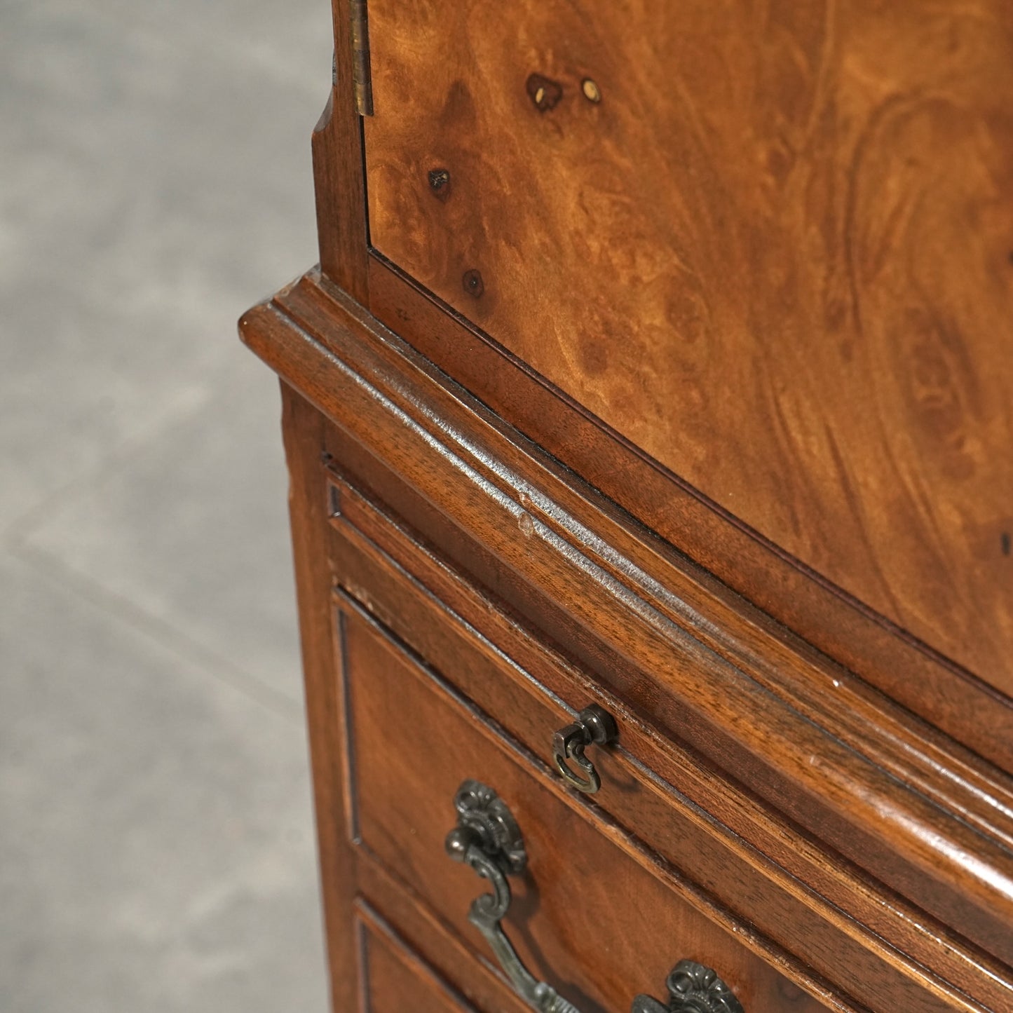 英国クラシック ヴィンテージ キャビネット