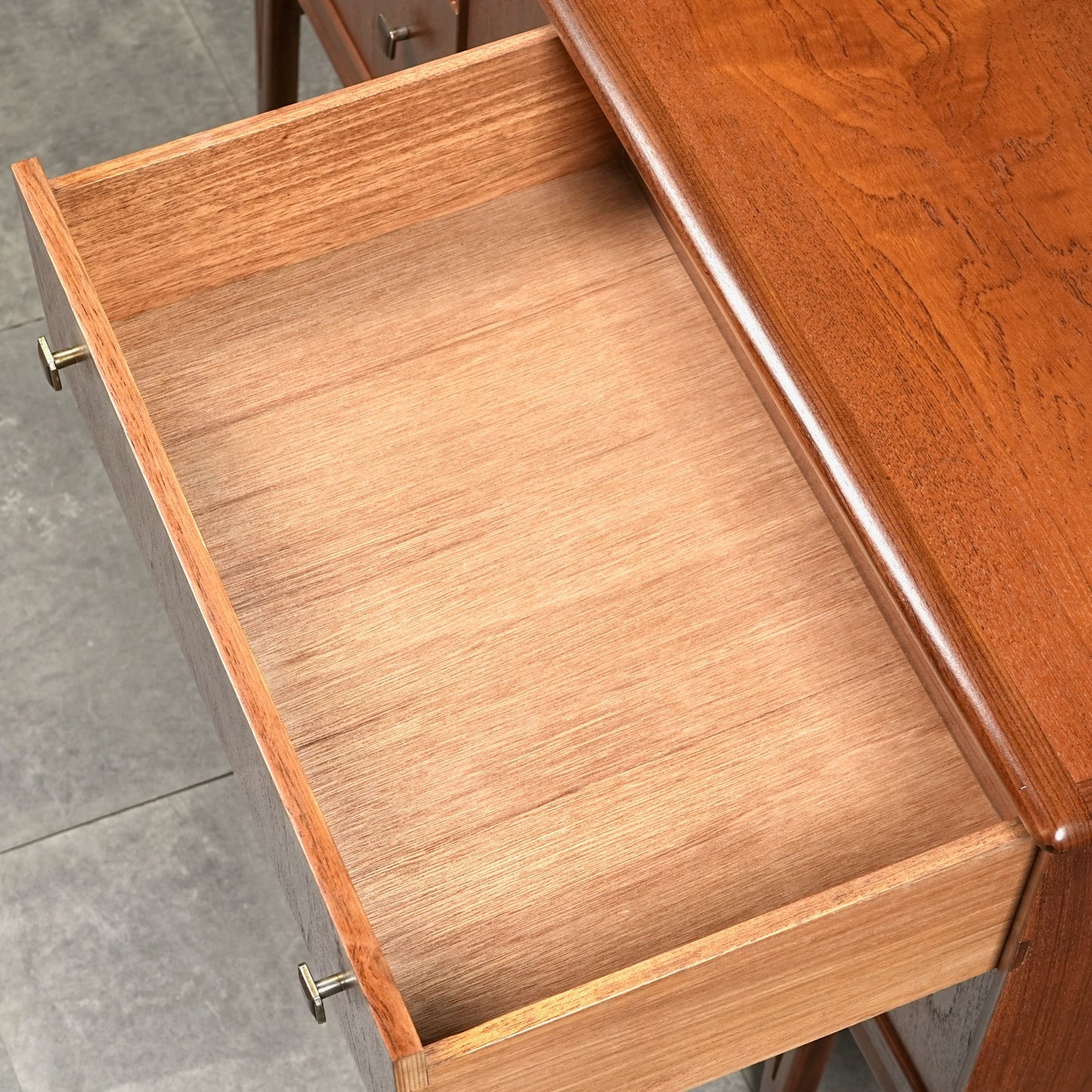 【HOMEWORTHY】ヴィンテージ サイドボード