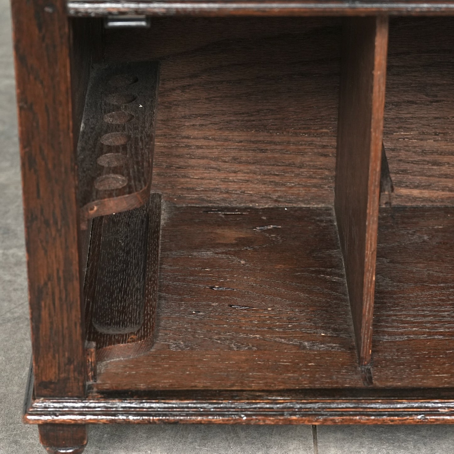 英国アンティーク マガジンラック