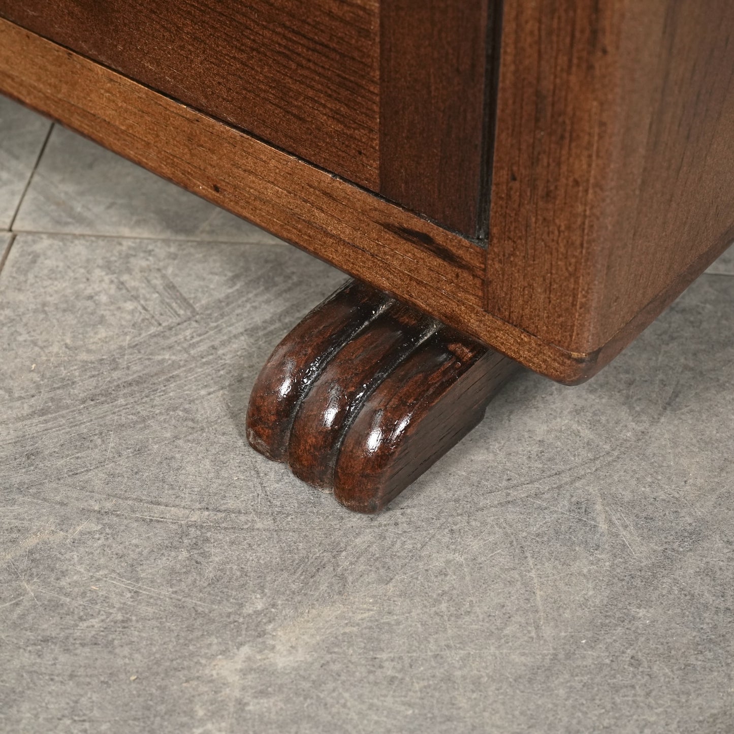 英国アンティーク ガラスキャビネット