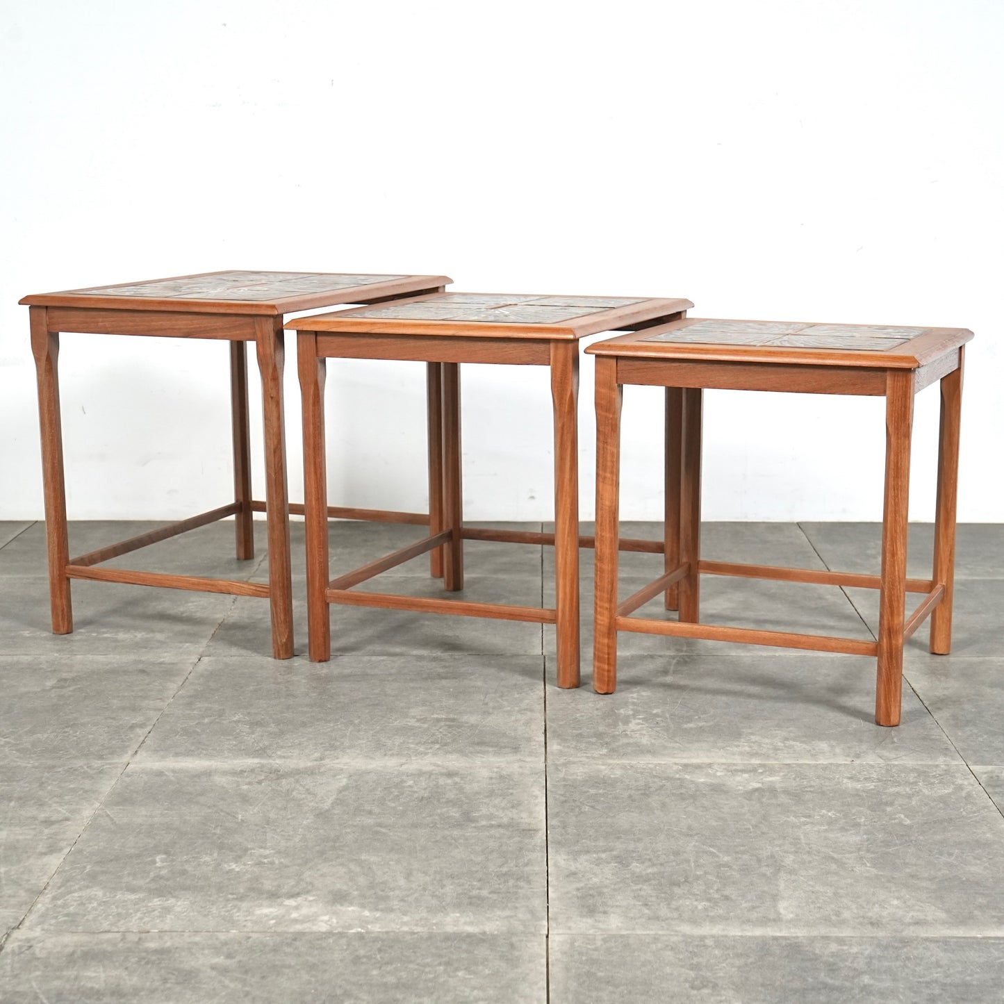 【Mobelfabrikken Toften】タイルトップ ネストテーブル