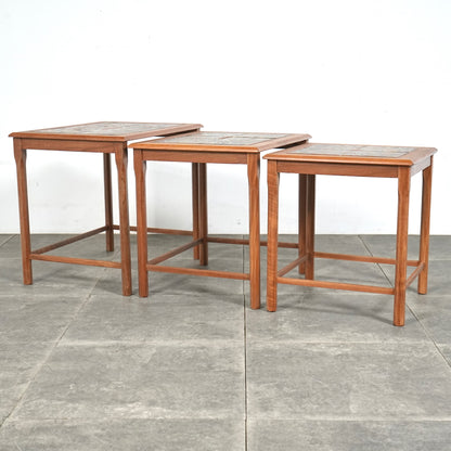 【Mobelfabrikken Toften】タイルトップ ネストテーブル