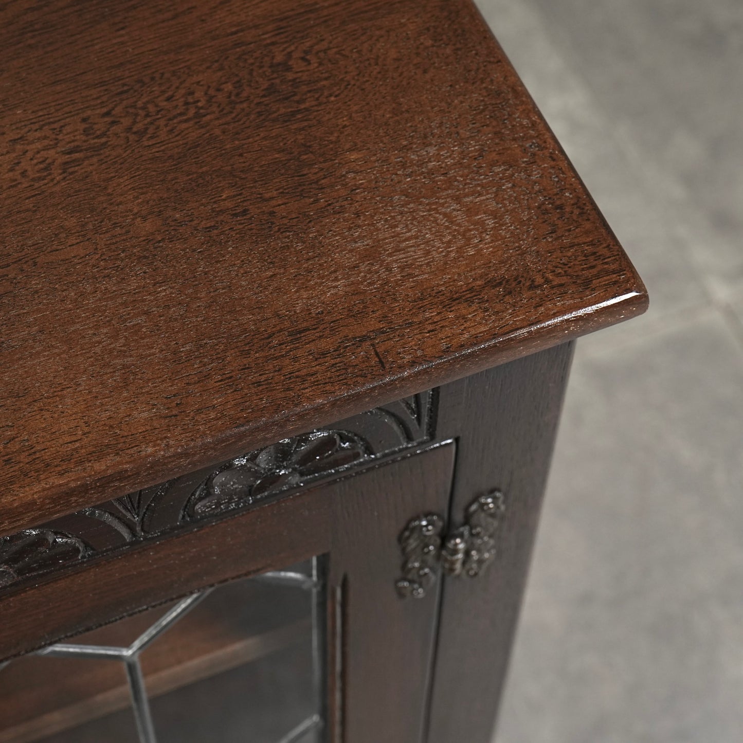 【JAYCEE FURNITURE】ヴィンテージ ガラスキャビネット