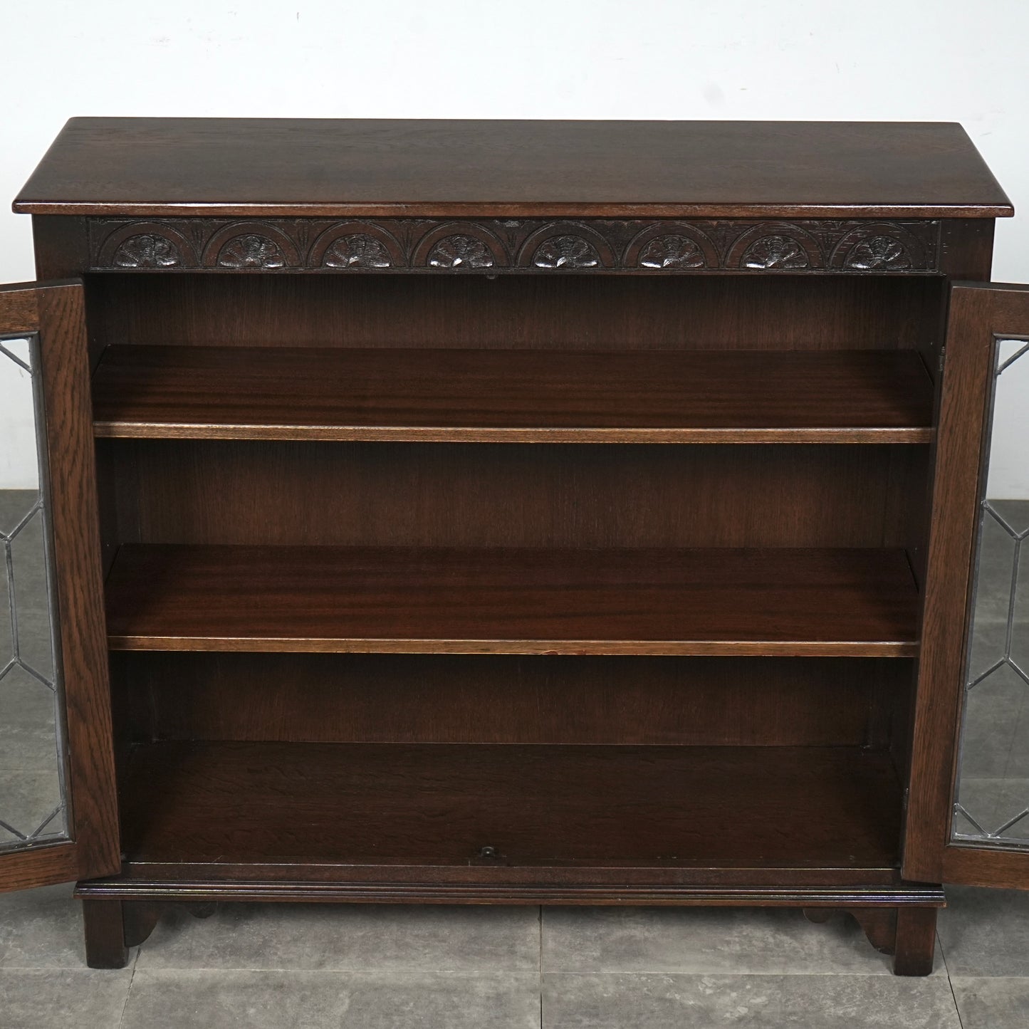 【JAYCEE FURNITURE】ヴィンテージ ガラスキャビネット