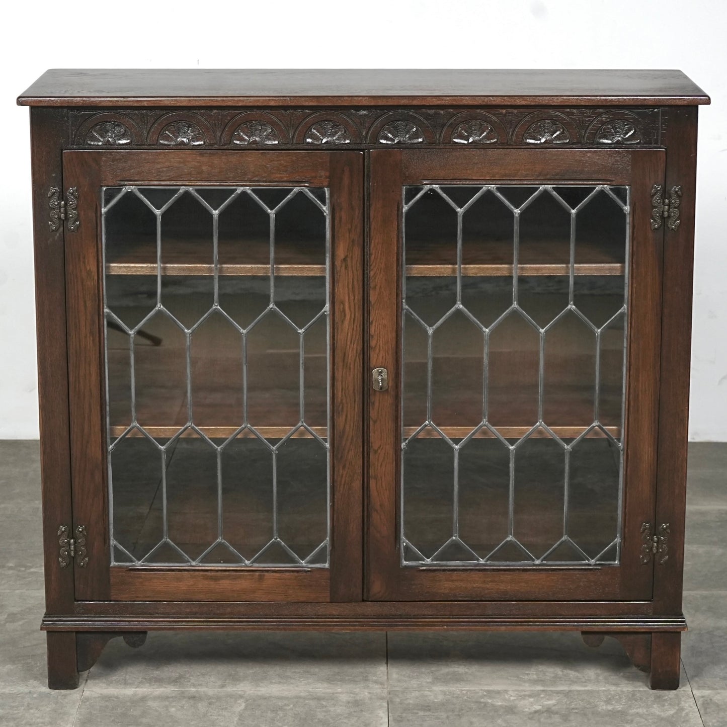 【JAYCEE FURNITURE】ヴィンテージ ガラスキャビネット