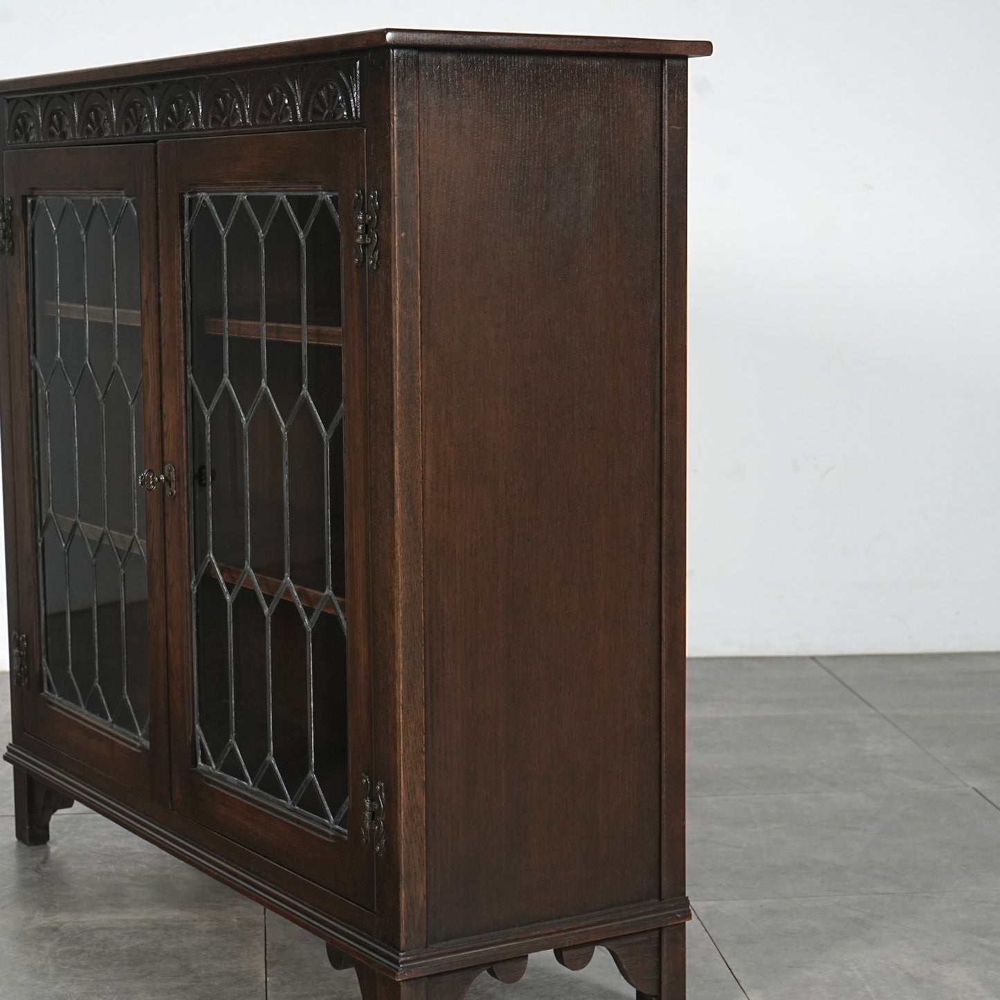 【JAYCEE FURNITURE】ヴィンテージ ガラスキャビネット