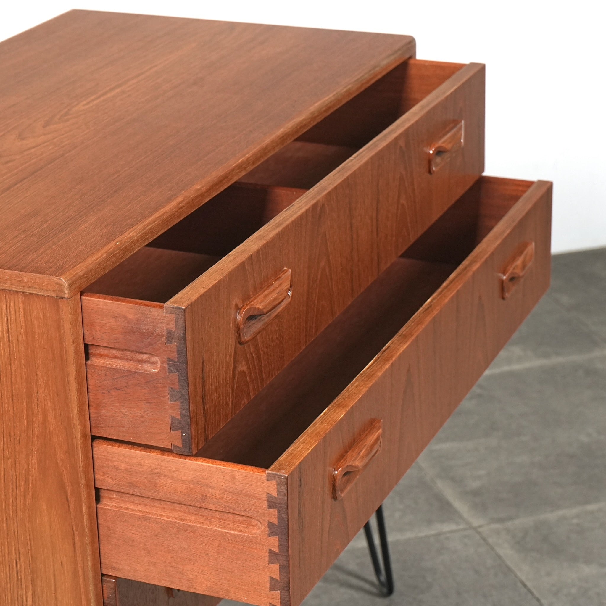 G-PLAN】Fresco チェスト(ヘアピンカスタム) – TIME HYPE