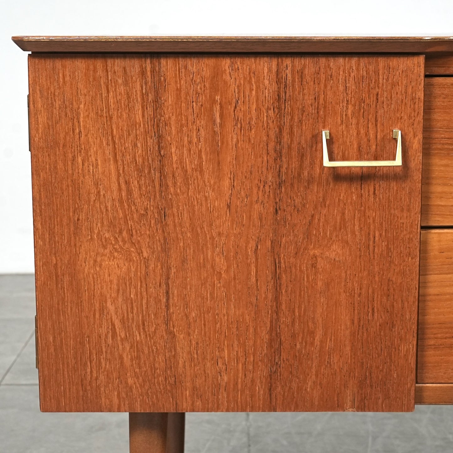 イギリスヴィンテージ サイドボード