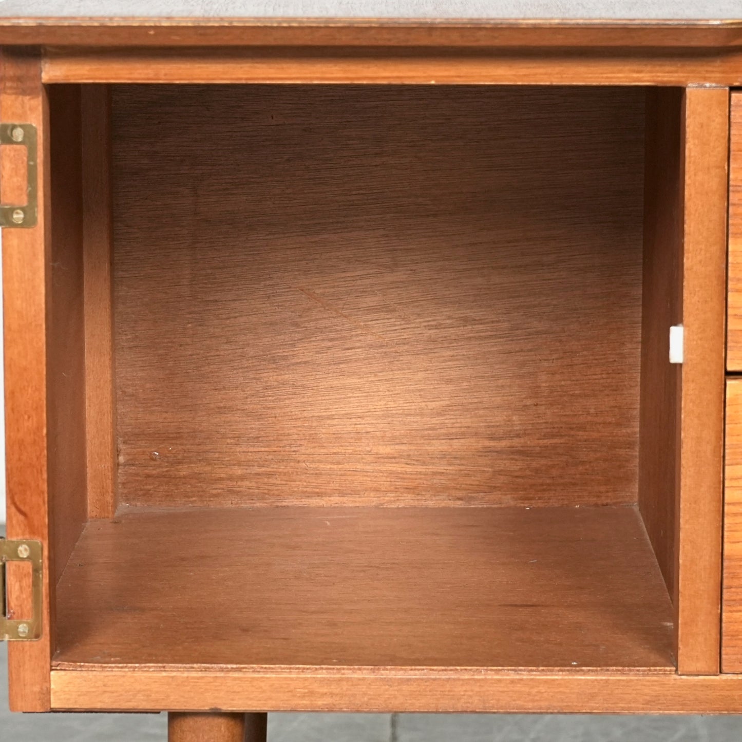 イギリスヴィンテージ サイドボード