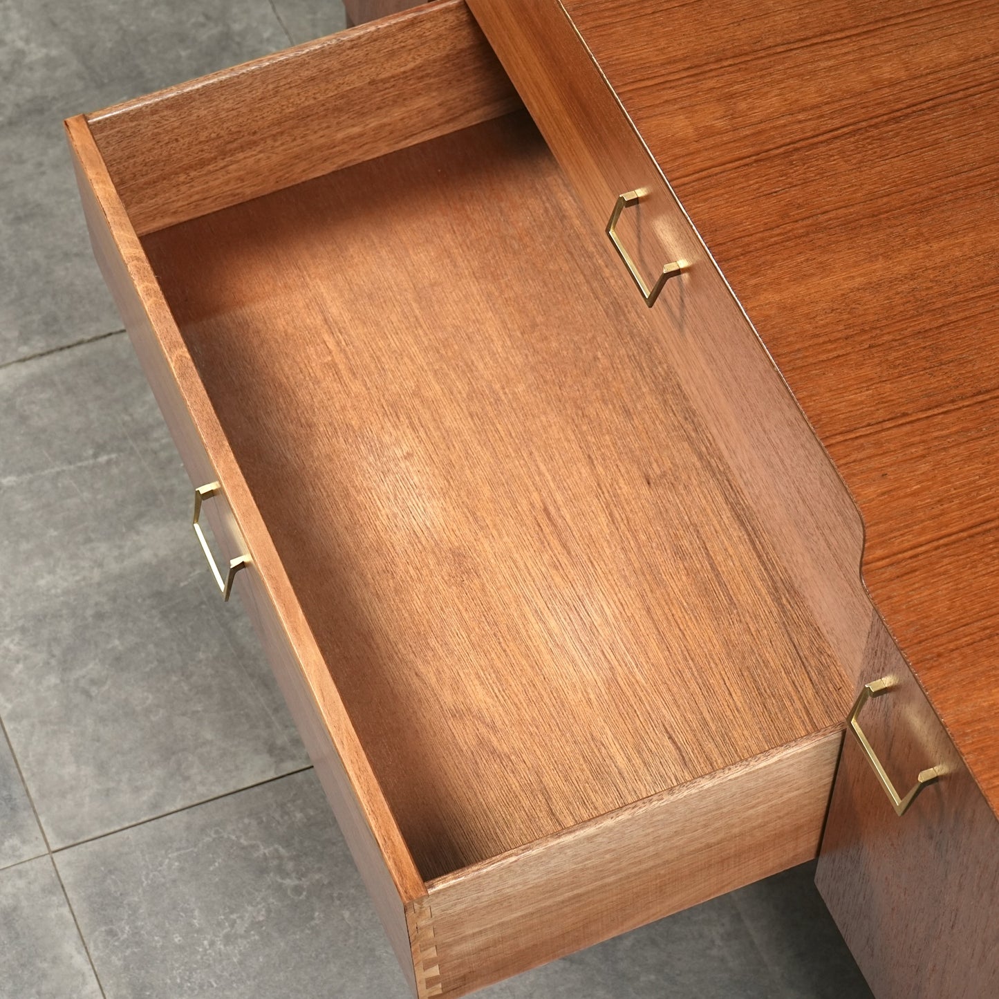 イギリスヴィンテージ サイドボード