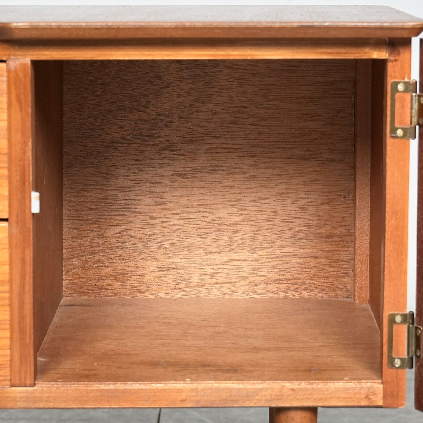 イギリスヴィンテージ サイドボード