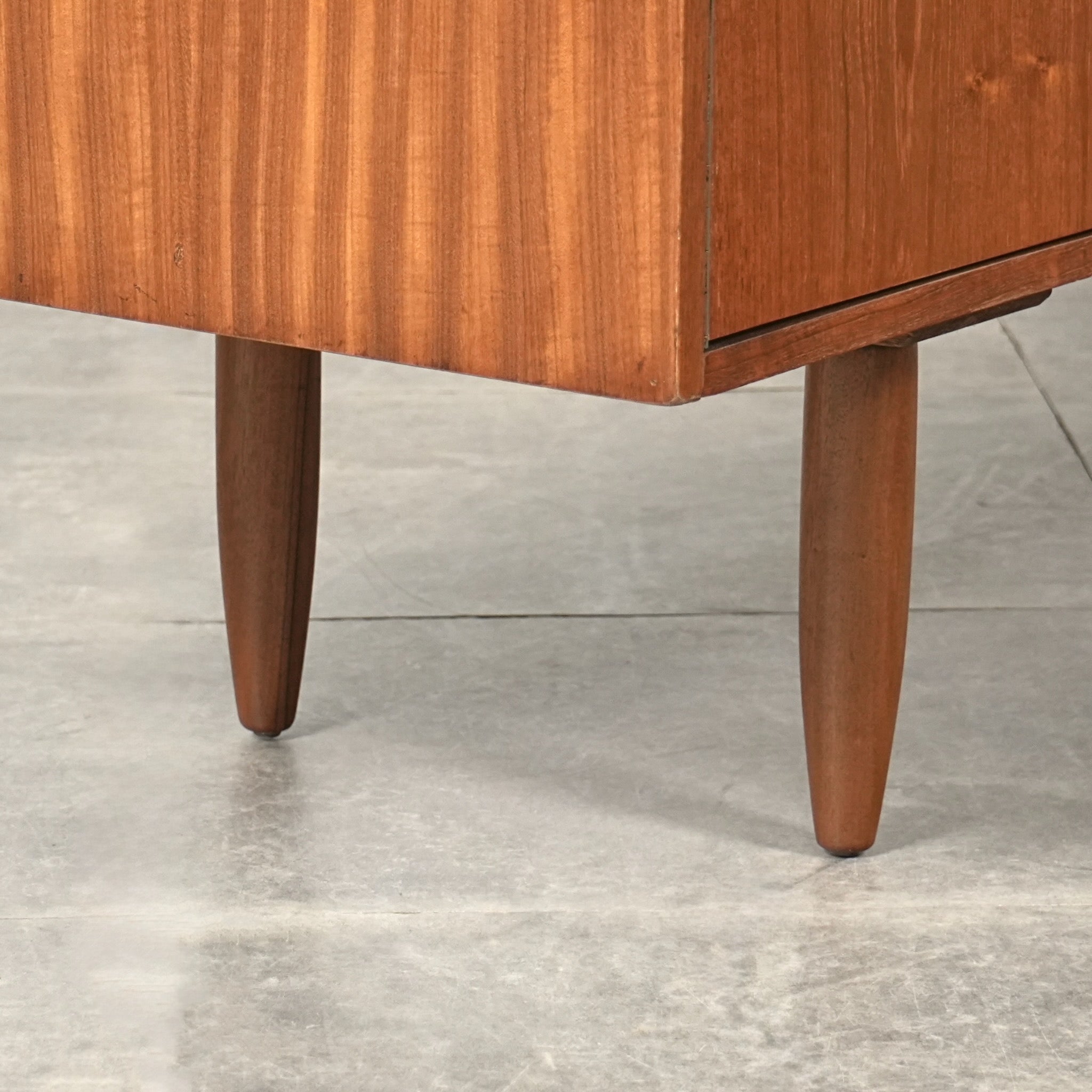 イギリスヴィンテージ サイドボード – TIME HYPE