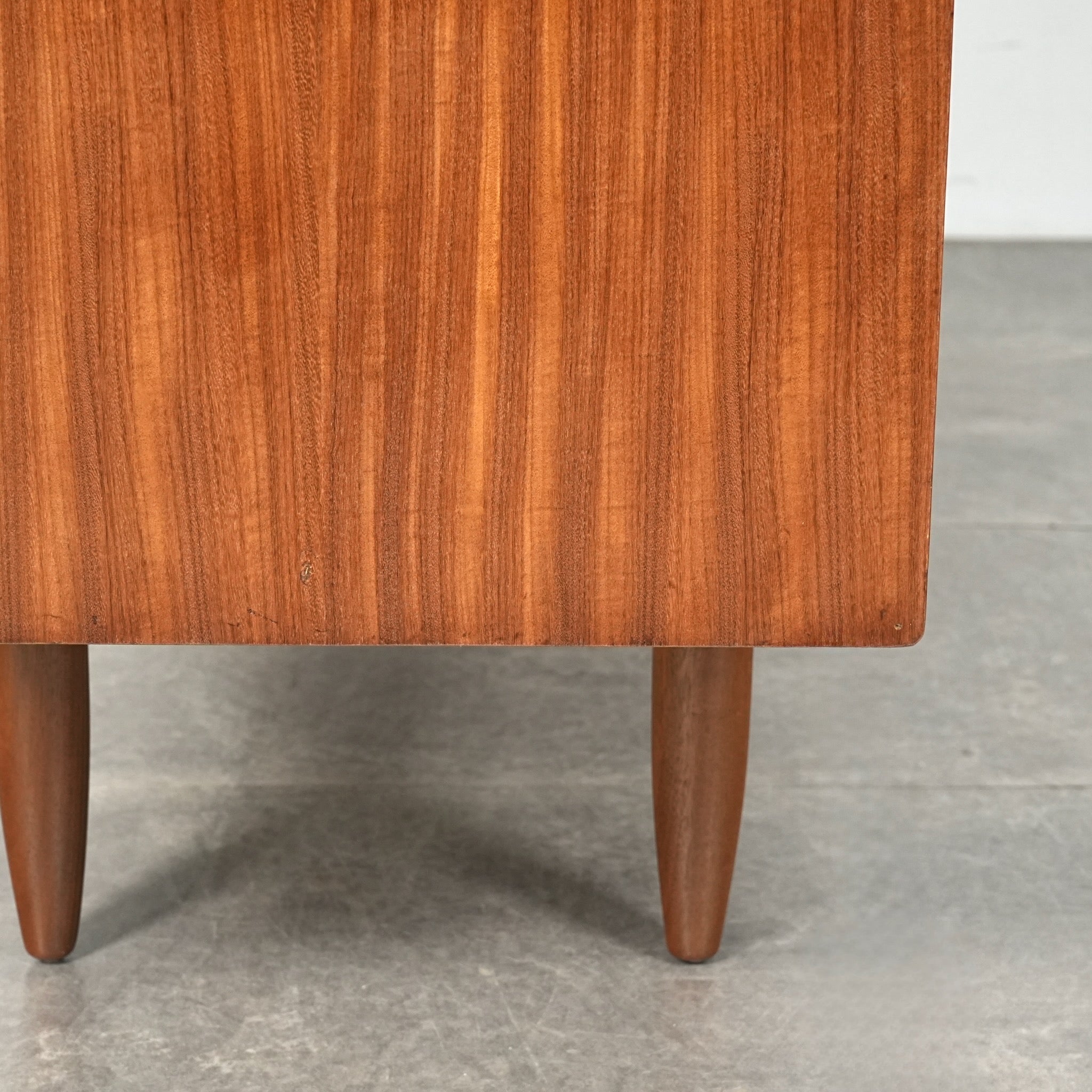 イギリスヴィンテージ サイドボード – TIME HYPE