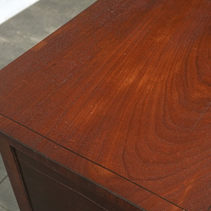 英国アンティーク サイドボード