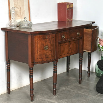 英国アンティーク サイドボード