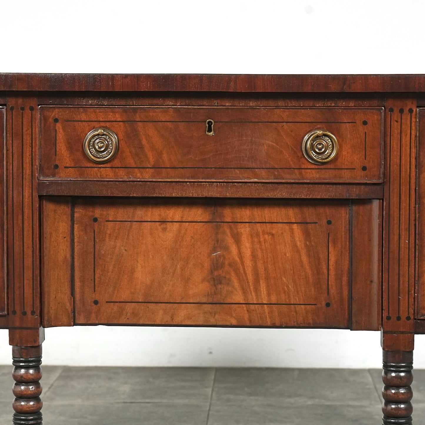 英国アンティーク サイドボード