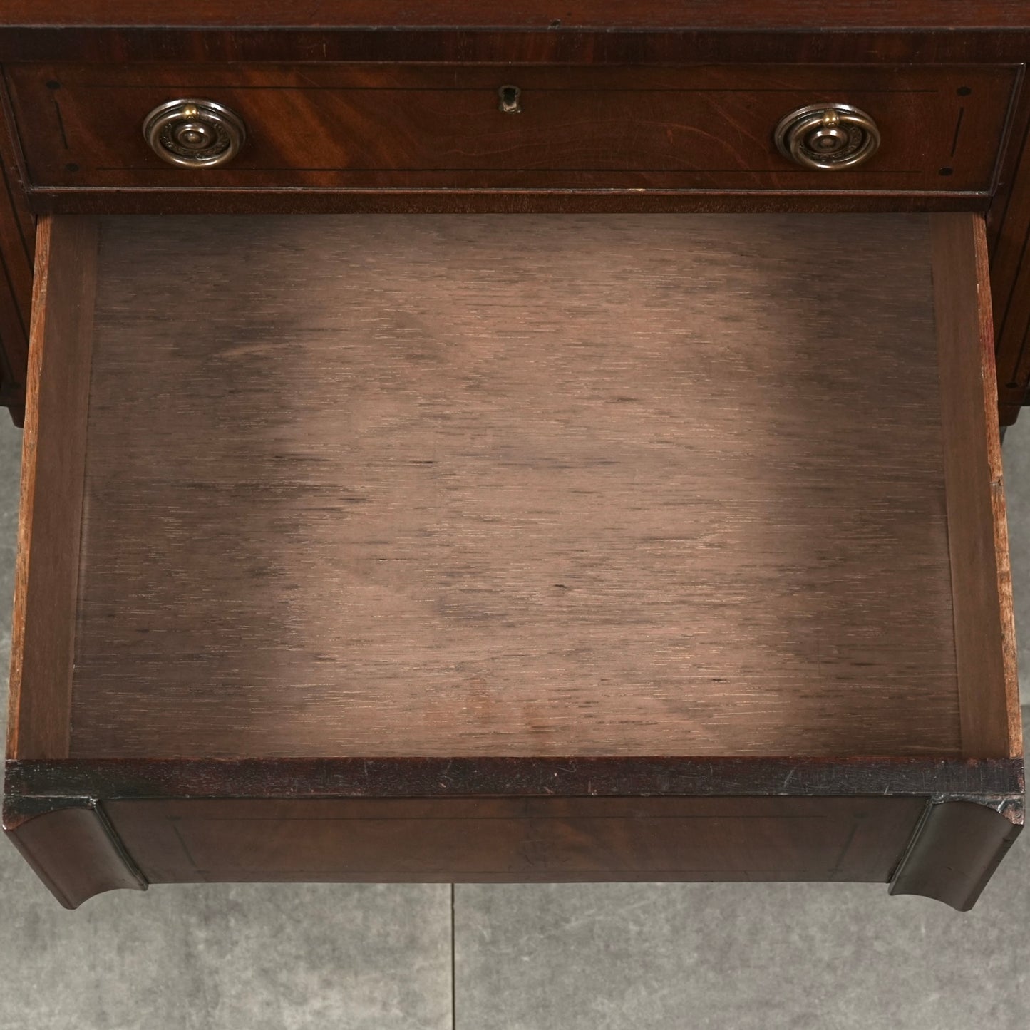 英国アンティーク サイドボード