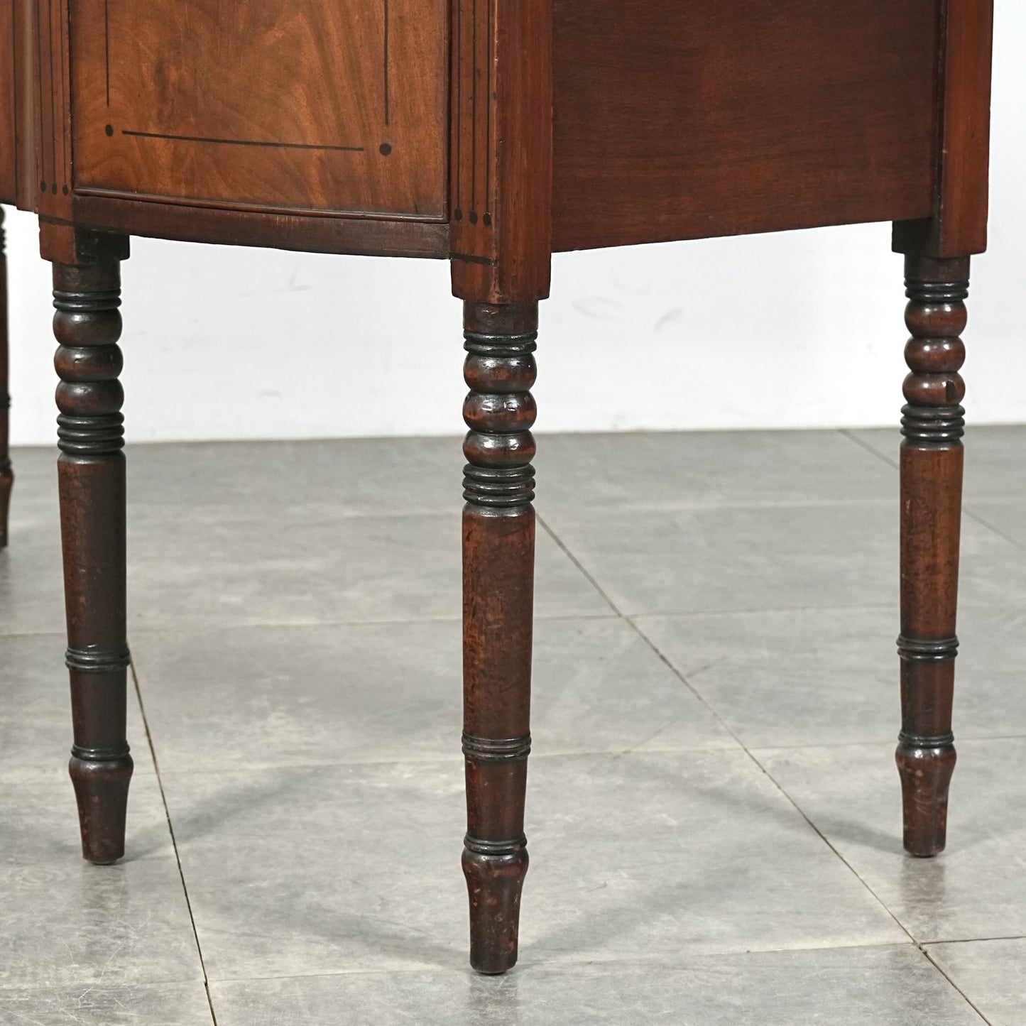 英国アンティーク サイドボード