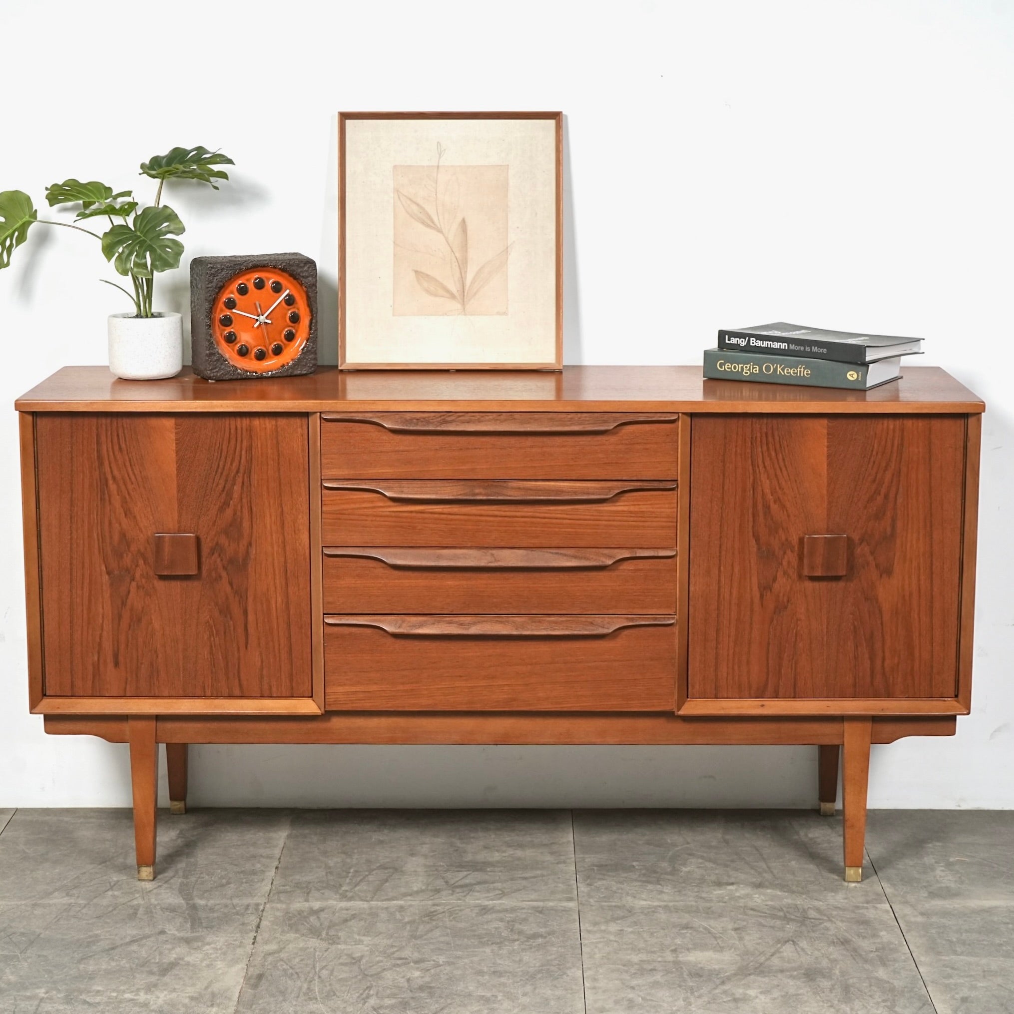 イギリス　ヴィンテージ　ハーバート・E・ギブス　チーク材　サイドボード イギリス ヴィンテージ ハーバート・E・ギブス チーク材 サイド