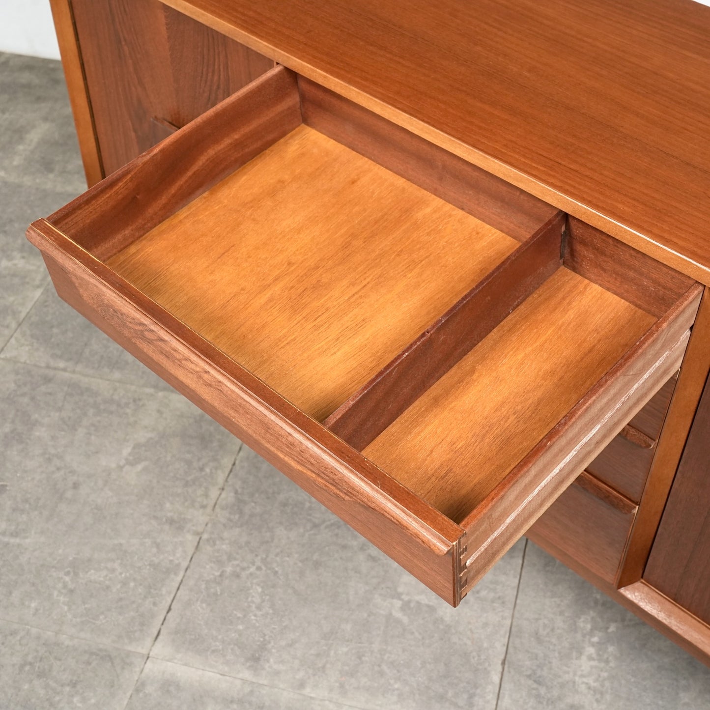 イギリスヴィンテージ サイドボード