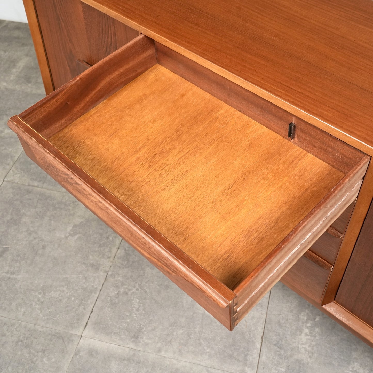 イギリスヴィンテージ サイドボード