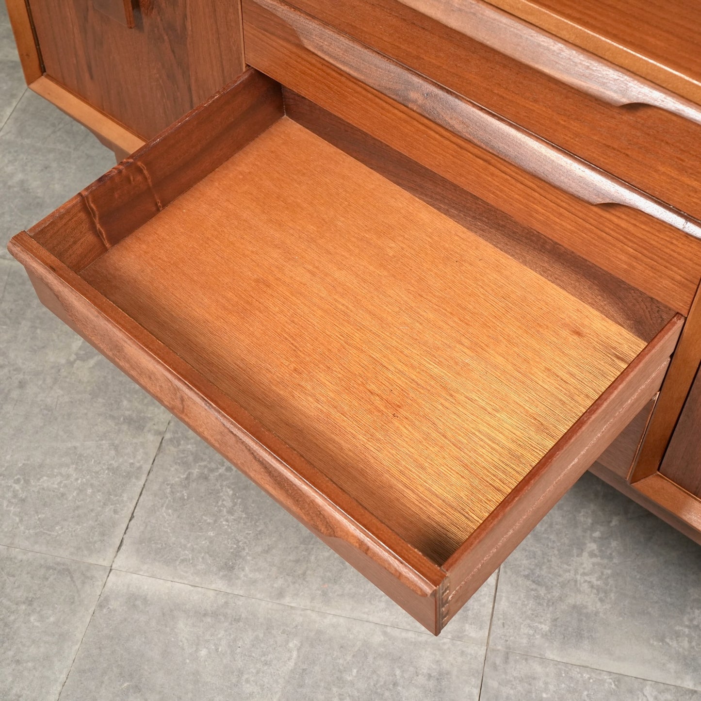 イギリスヴィンテージ サイドボード