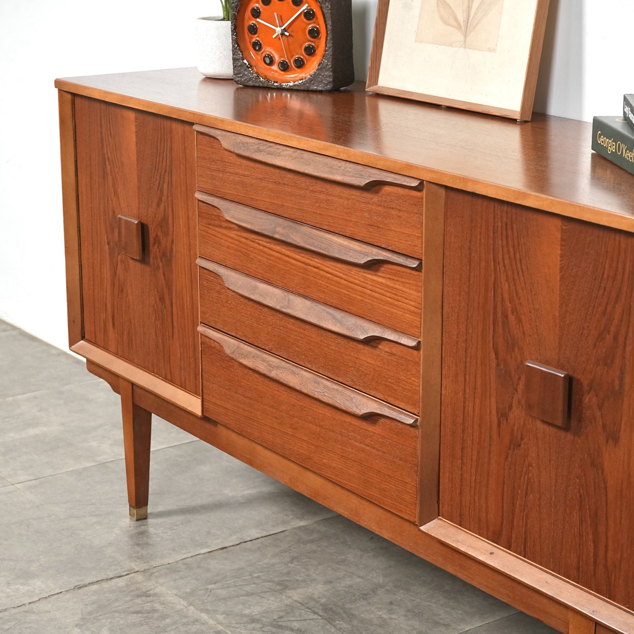 イギリスヴィンテージ サイドボード – TIME HYPE