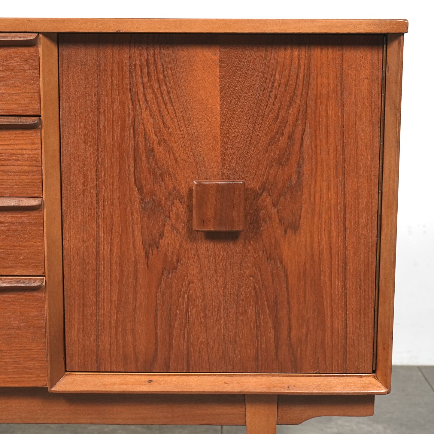 イギリスヴィンテージ サイドボード