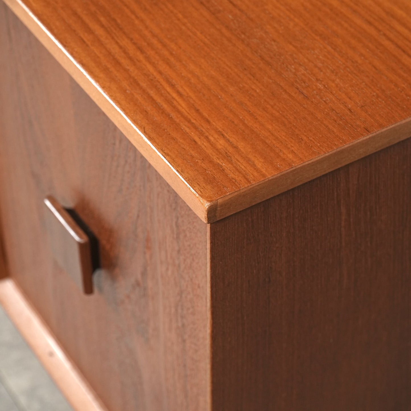 イギリスヴィンテージ サイドボード