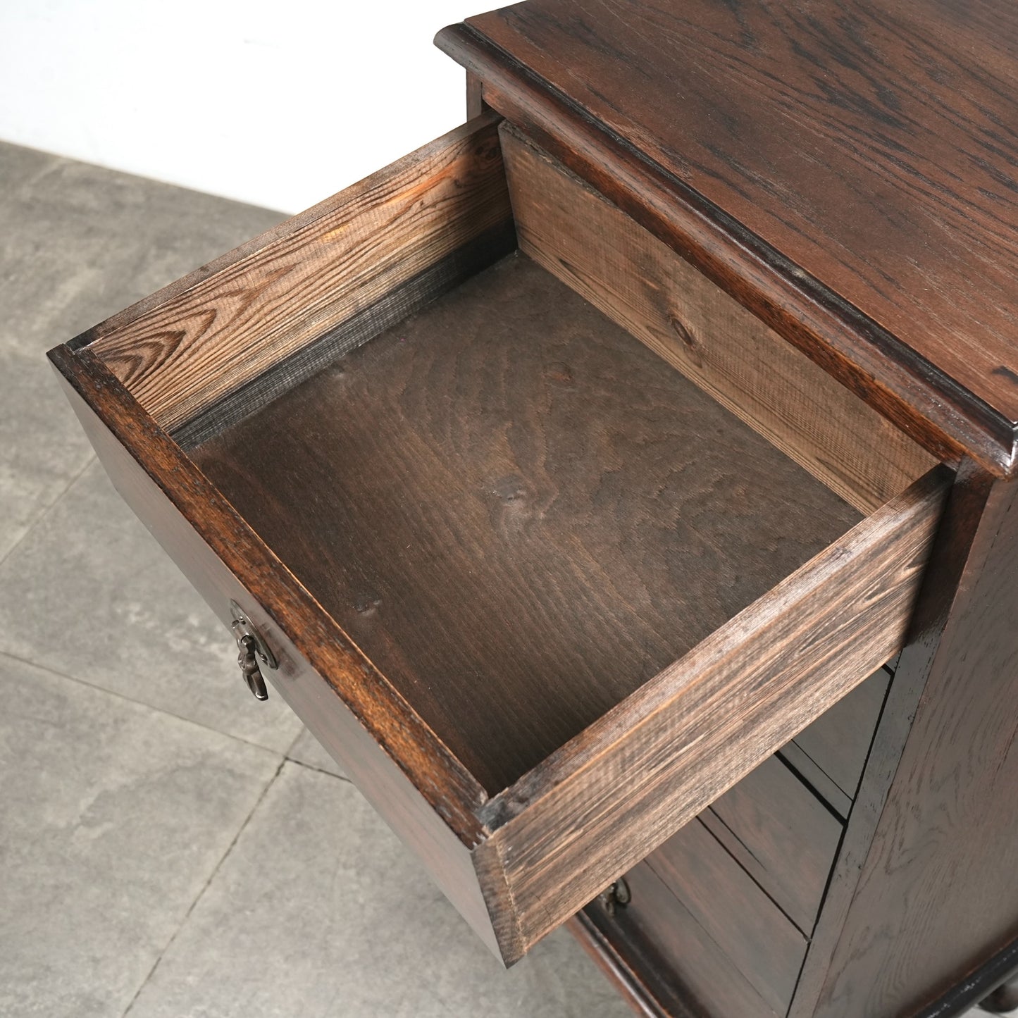 英国アンティーク チェスト