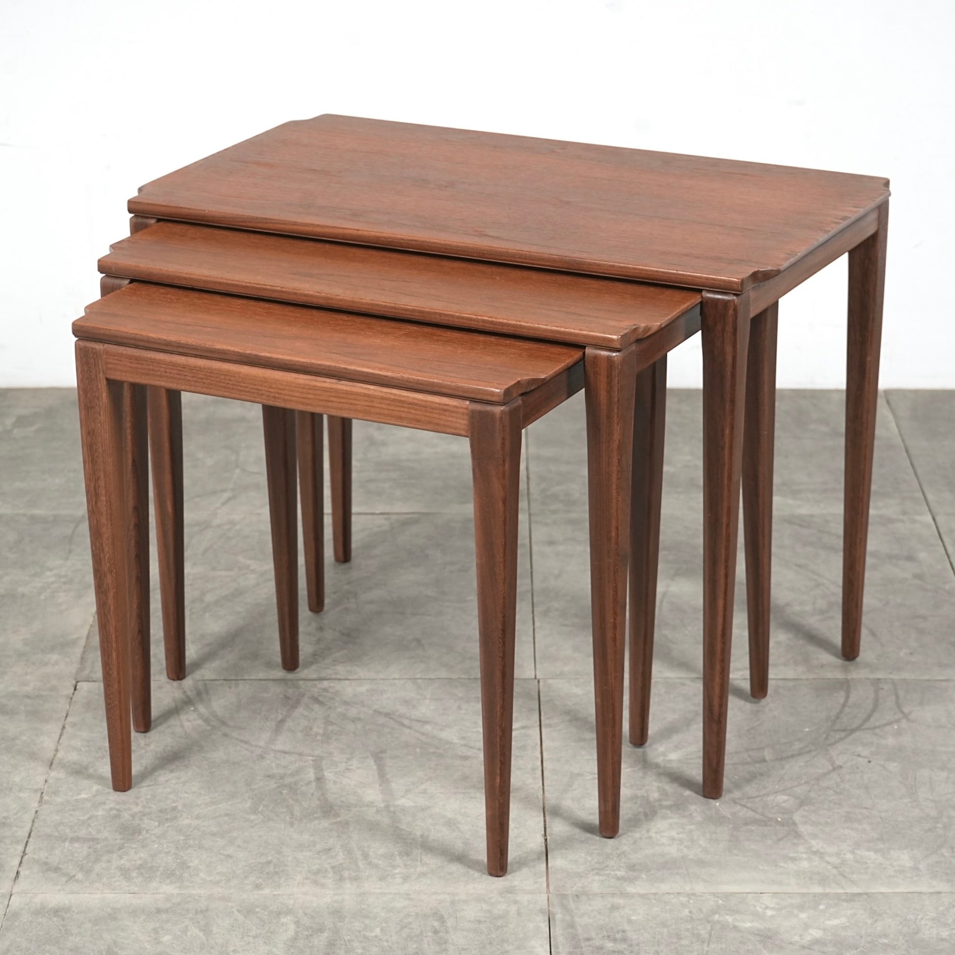 LOW TABLE & NEST TABLE – TIME HYPE