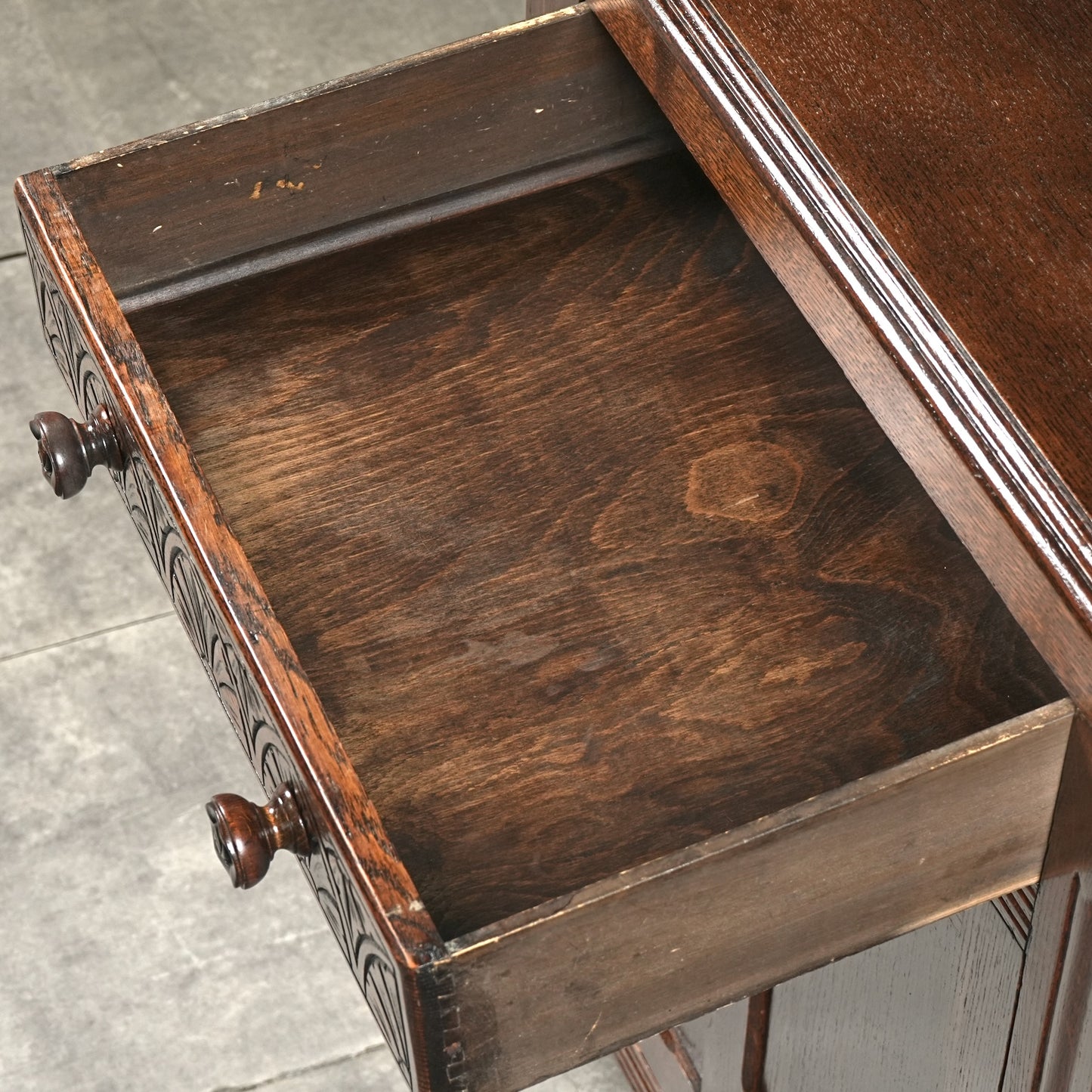 英国アンティーク キャビネット/サイドボード