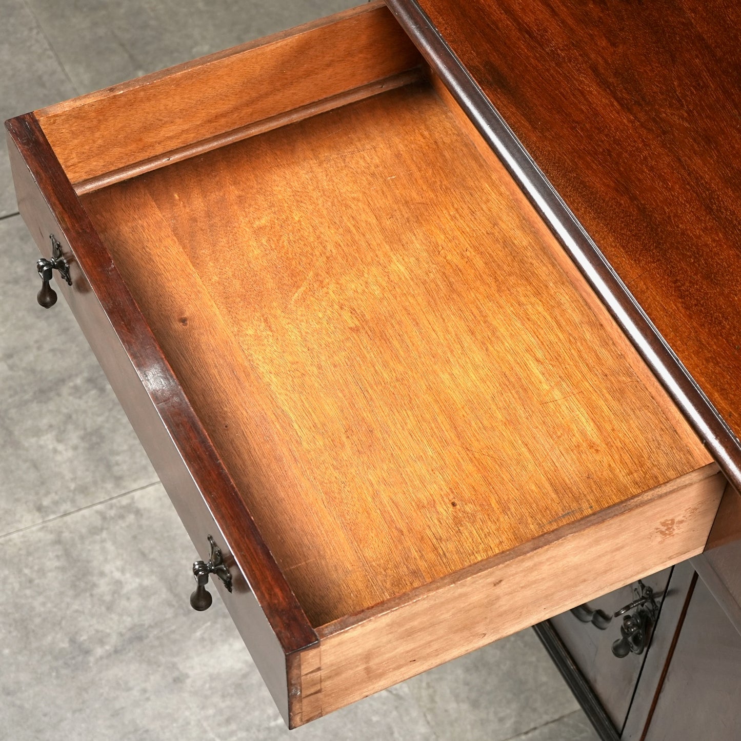 英国アンティーク ミラーバックサイドボード