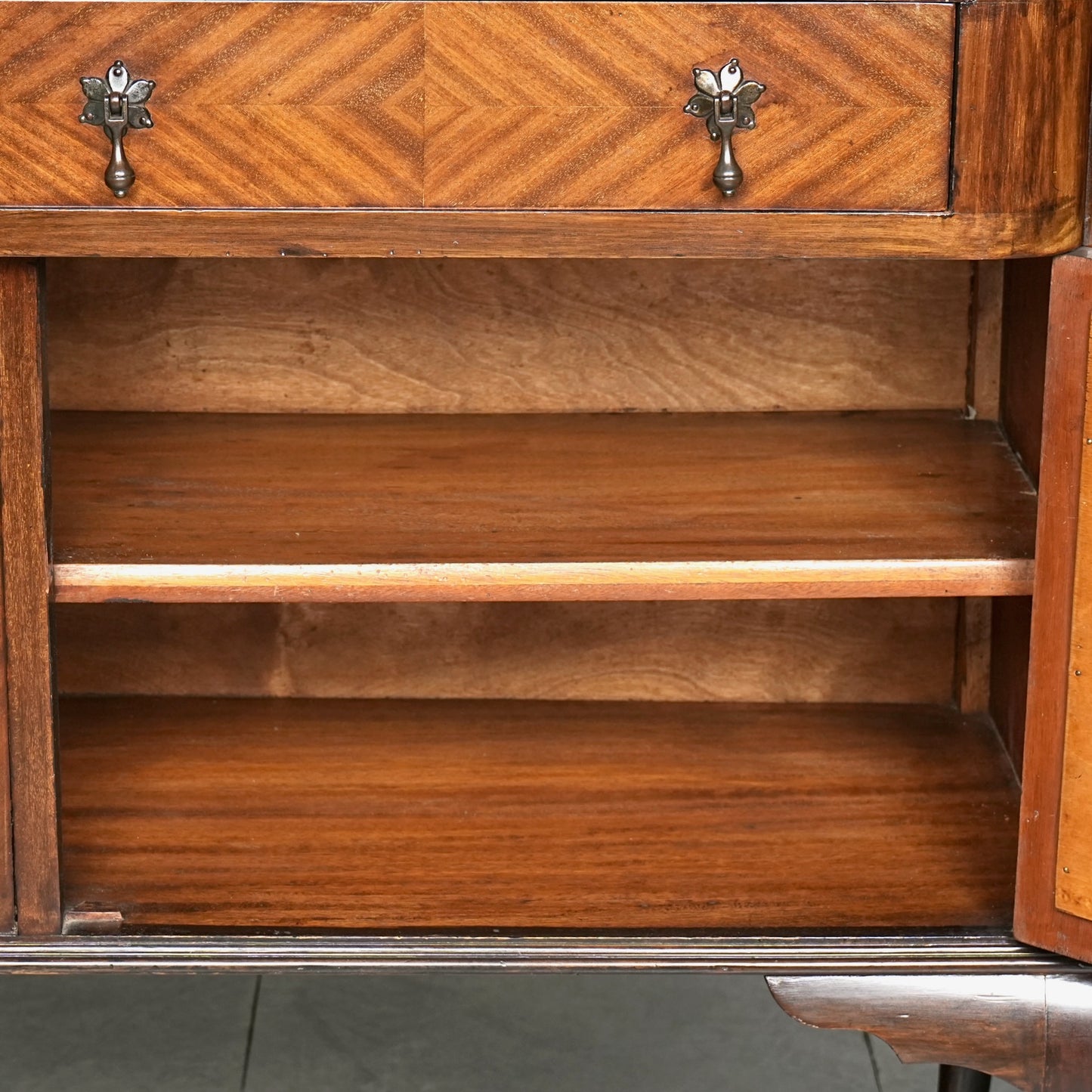 英国アンティーク ミラーバックサイドボード