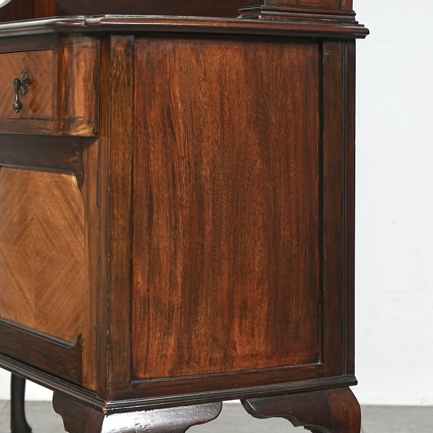 英国アンティーク ミラーバックサイドボード