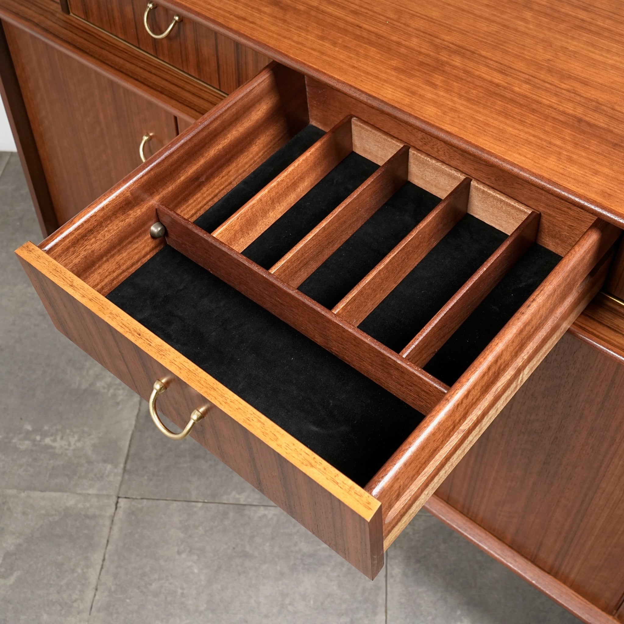 G-PLAN】Tola&Black サイドボード – TIME HYPE