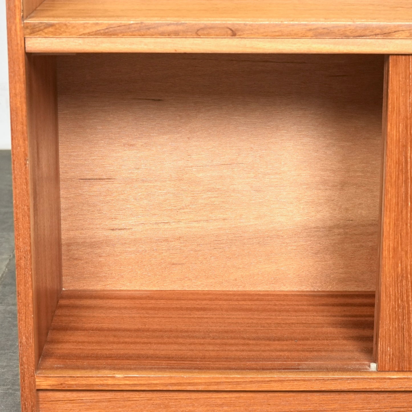 イギリスヴィンテージ ガラスキャビネット