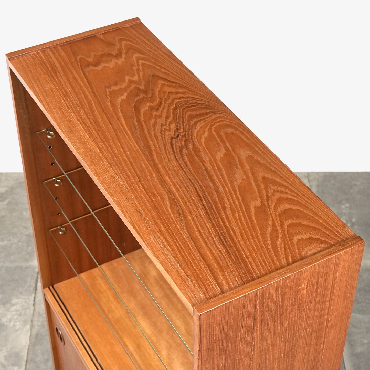 イギリスヴィンテージ ガラスキャビネット