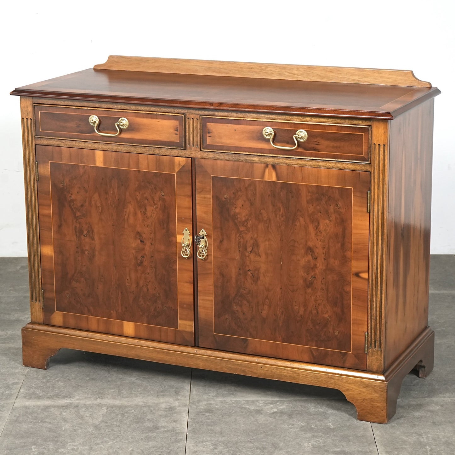 英国クラシック ヴィンテージ キャビネット