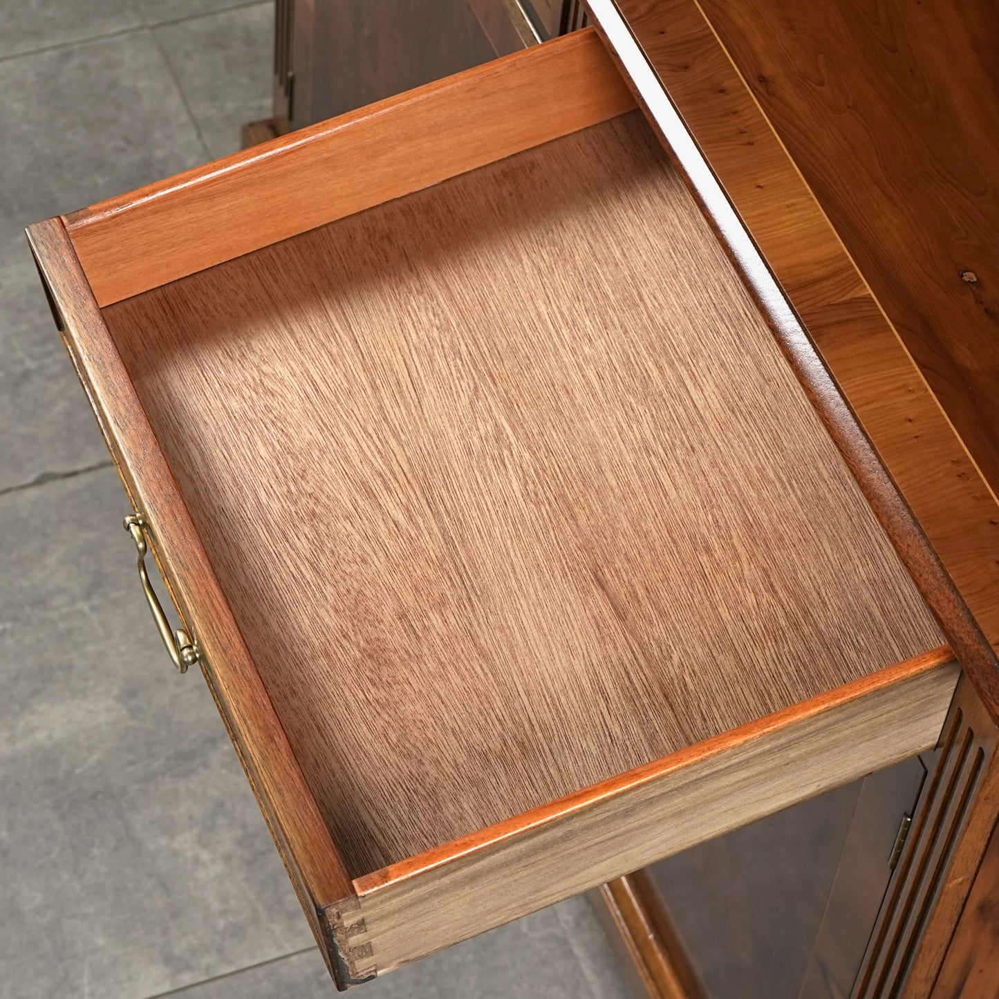 英国クラシック ヴィンテージ キャビネット