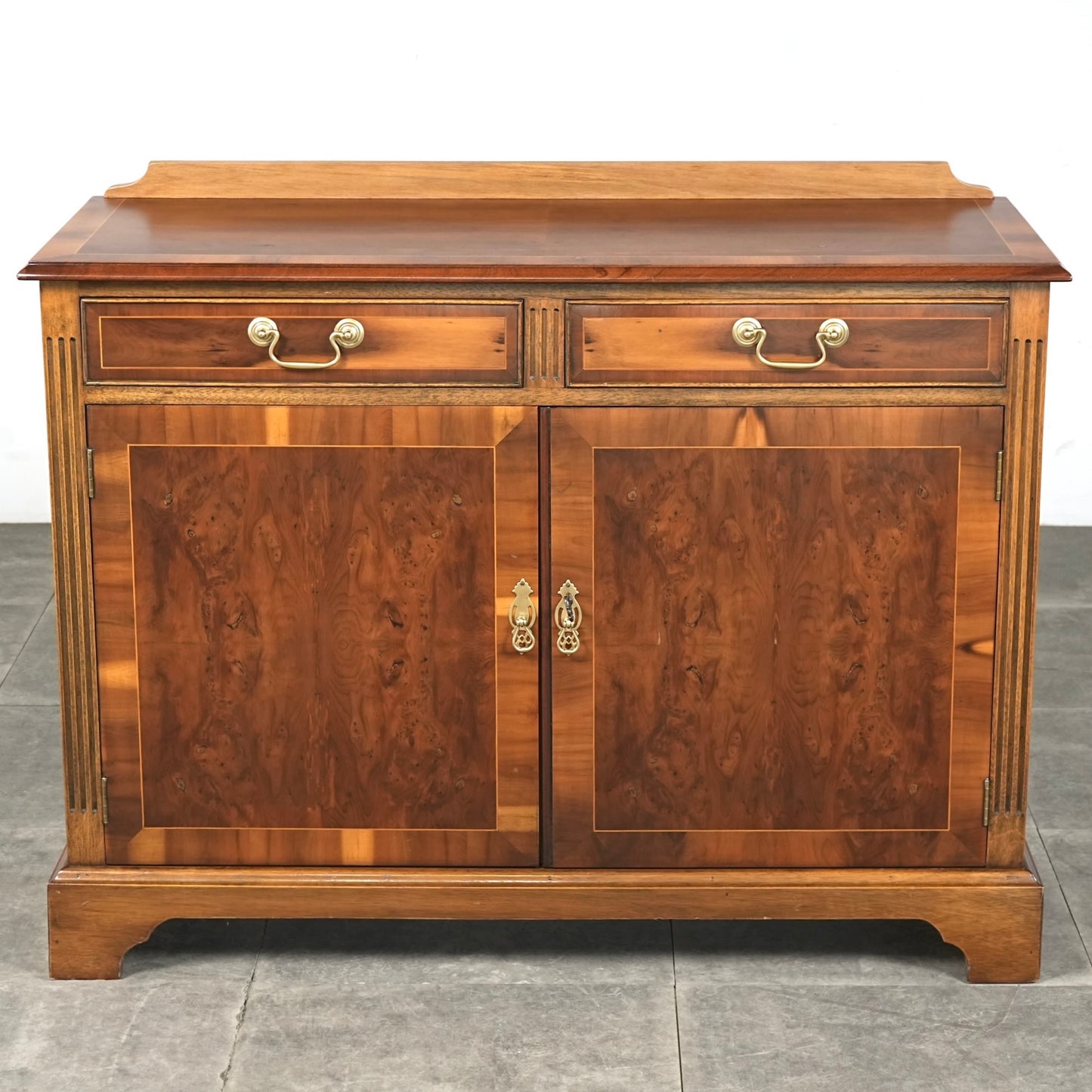 英国クラシック ヴィンテージ キャビネット