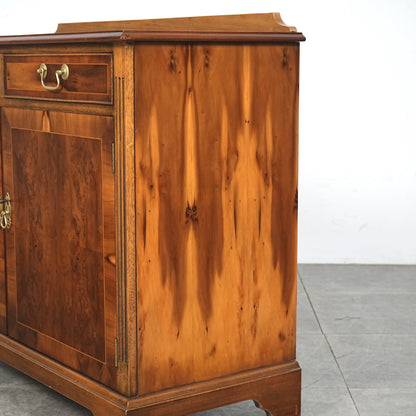 英国クラシック ヴィンテージ キャビネット