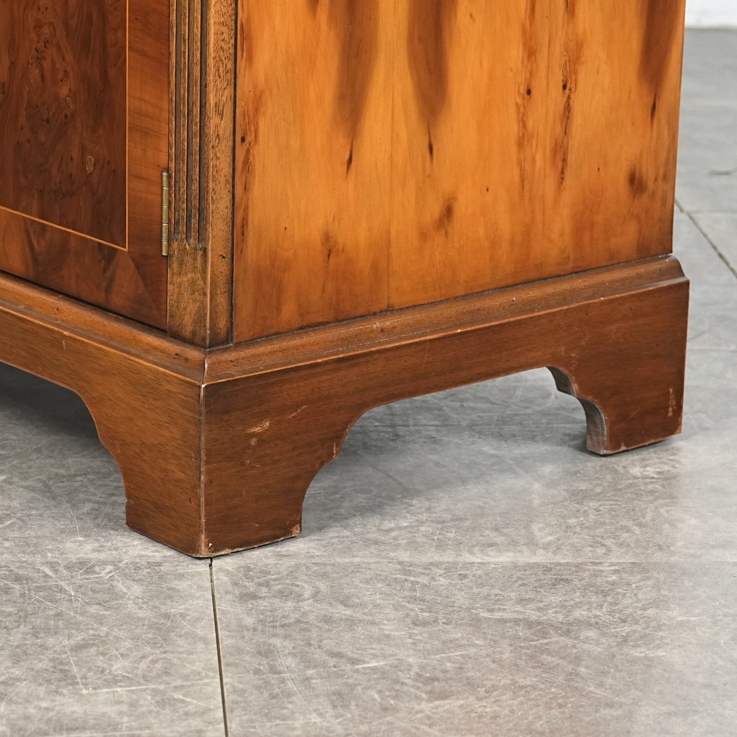 英国クラシック ヴィンテージ キャビネット