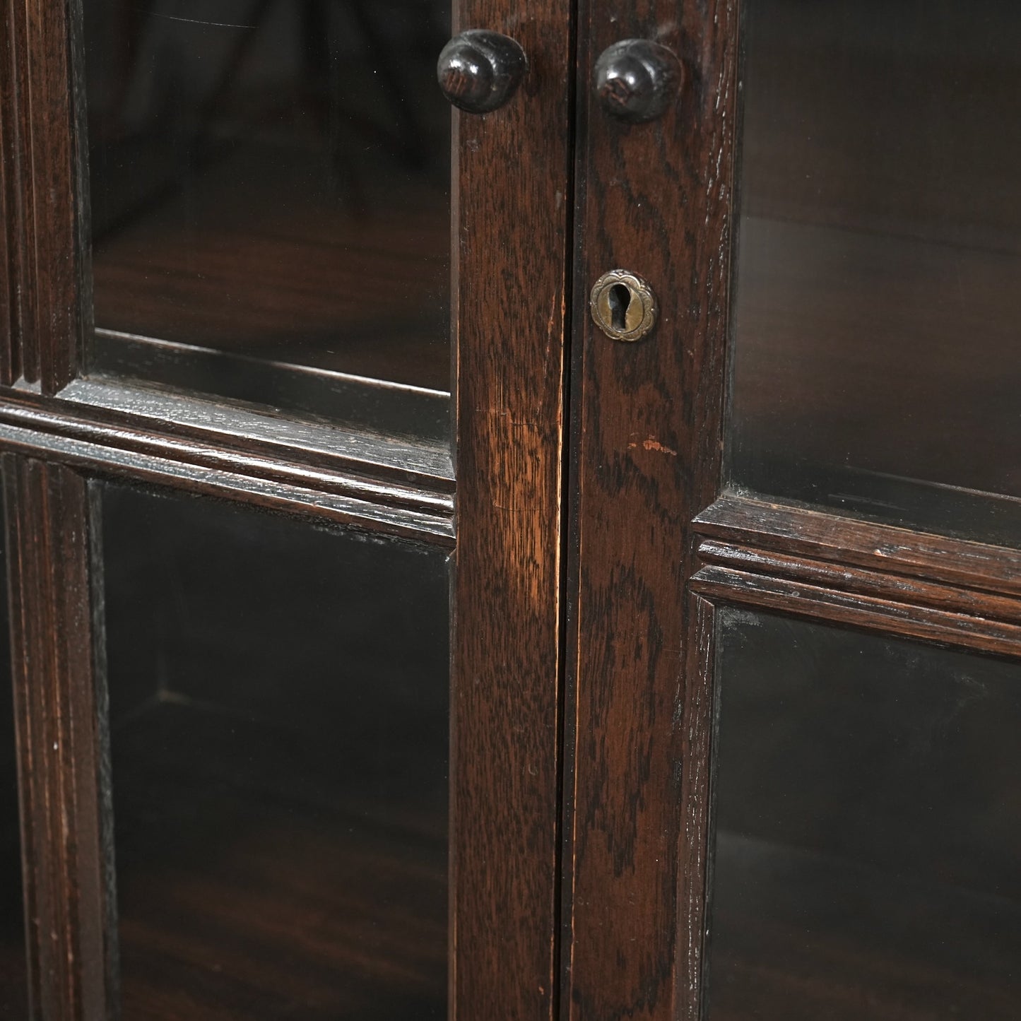 英国クラシック ヴィンテージ ガラスキャビネット