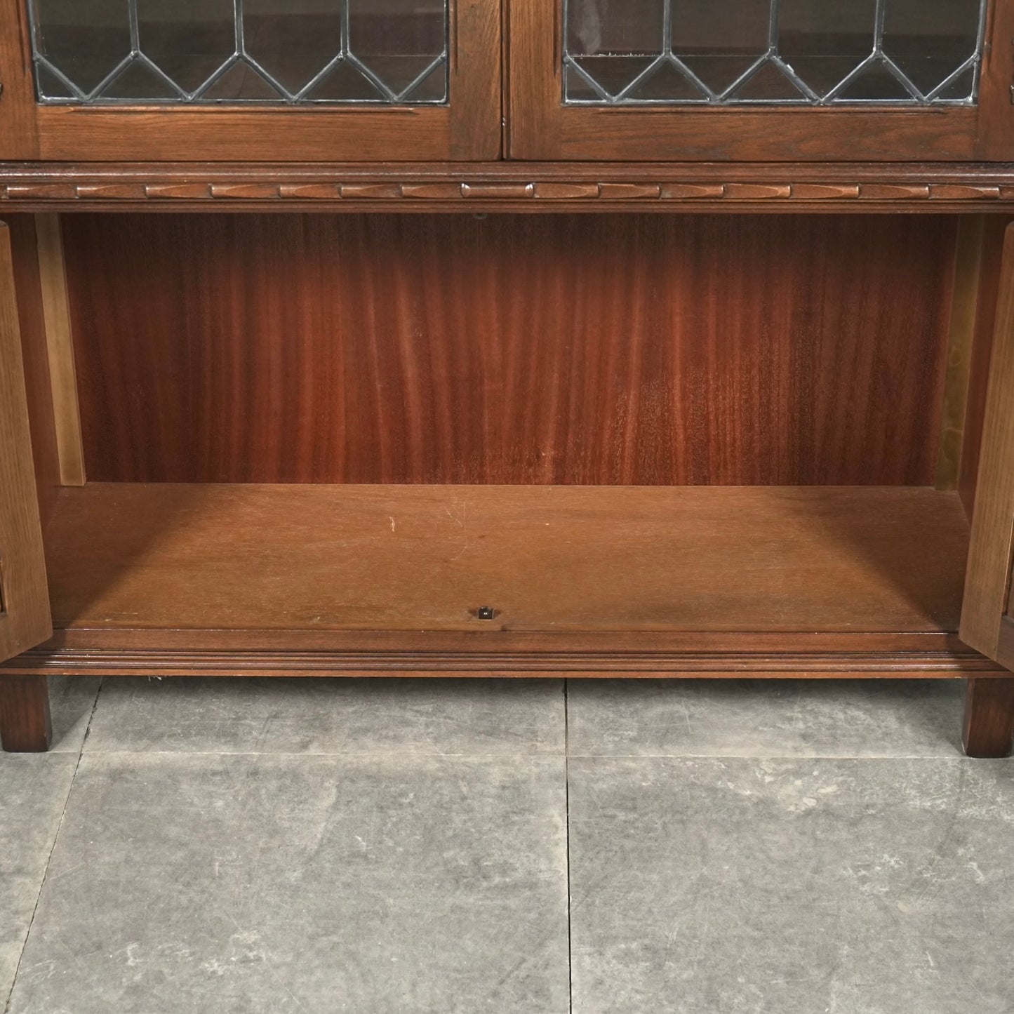 【JAYCEE FURNITURE】ヴィンテージ ガラスキャビネット