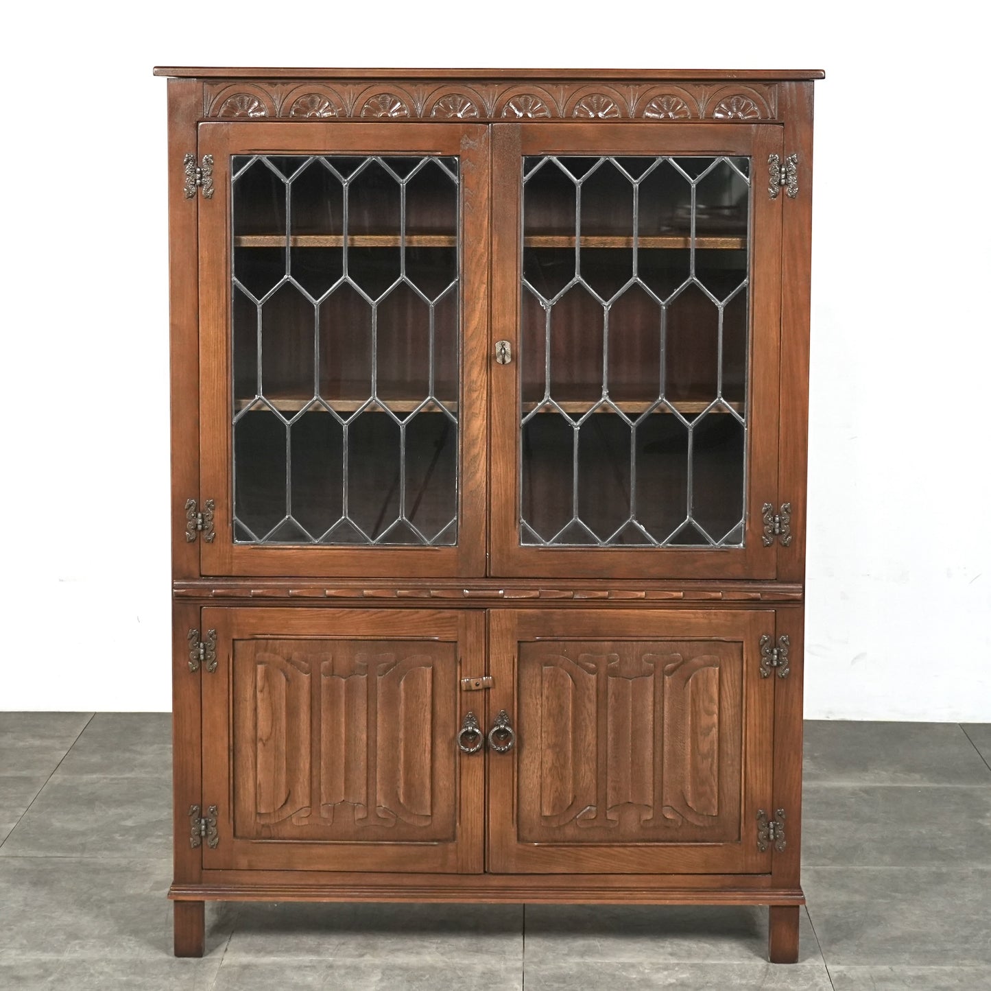 【JAYCEE FURNITURE】ヴィンテージ ガラスキャビネット