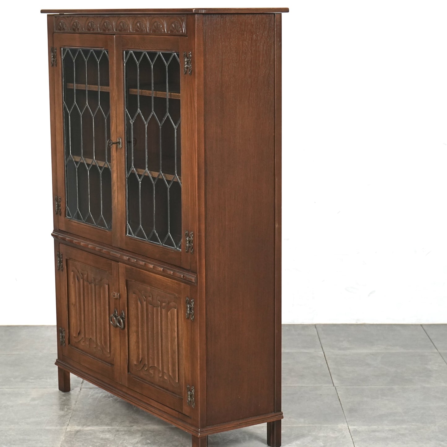 【JAYCEE FURNITURE】ヴィンテージ ガラスキャビネット